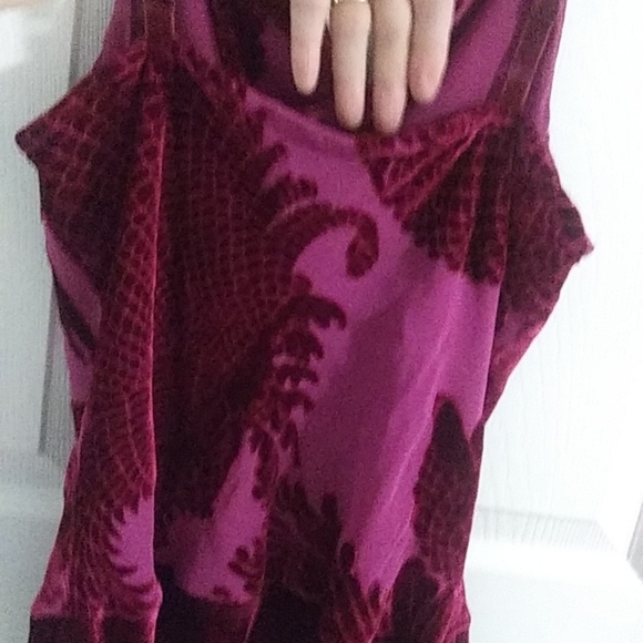 Very Vera camisole top in burgundy wine color top M - Picture 7 of 14